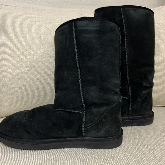 Sheepskin tall boots. Interior sheepskin also size 7 black Excellent preowned - Picture 2 of 5